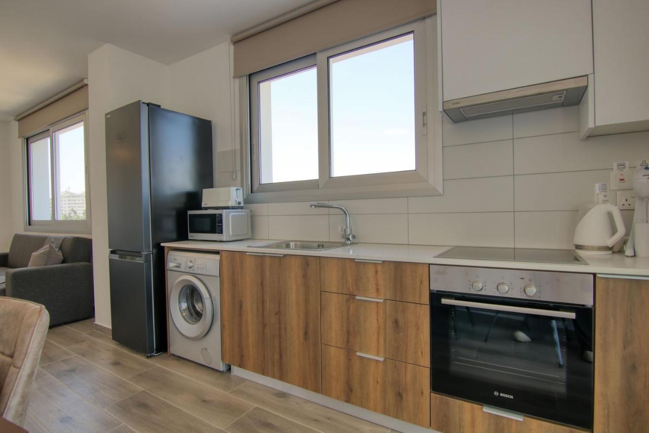 Phaedrus Living Coral Suites Aquatic Larnaca Buitenkant foto