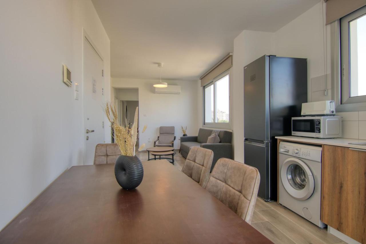 Phaedrus Living Coral Suites Aquatic Larnaca Buitenkant foto